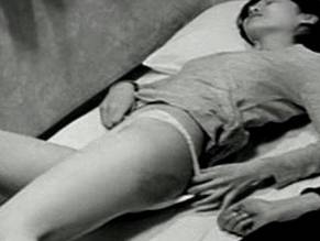 Eun-joo Lee in Virgin Stripped Bare by Her Bachelors, photo 20