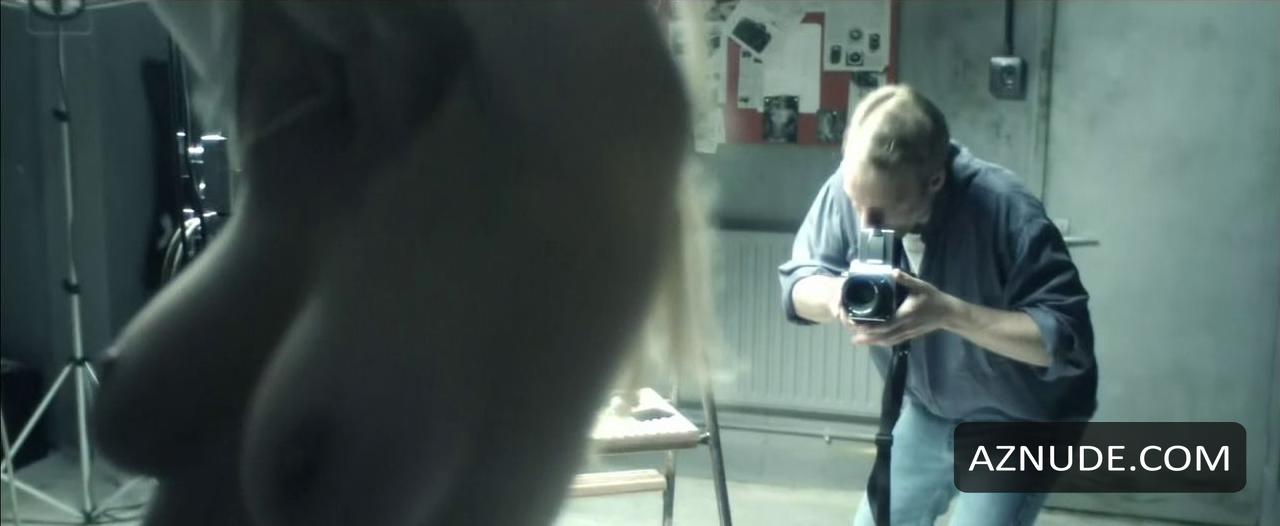 Chloe Hayward in Neil Gaiman's Likely Stories (2016-), photo 2