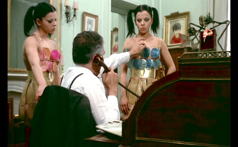 Marie-Pierre Castel in The Nude Vampire, photo 12