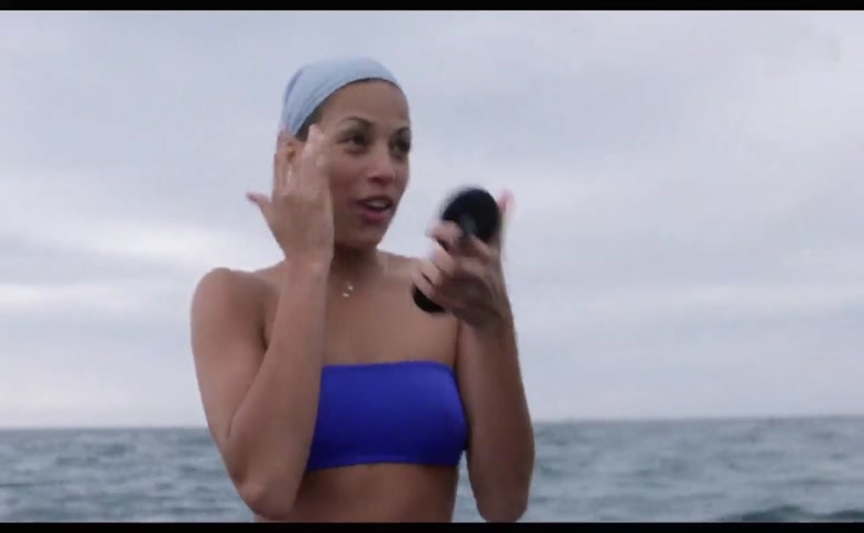 Jaime Pressly in Pinata: Survival Island, photo 23