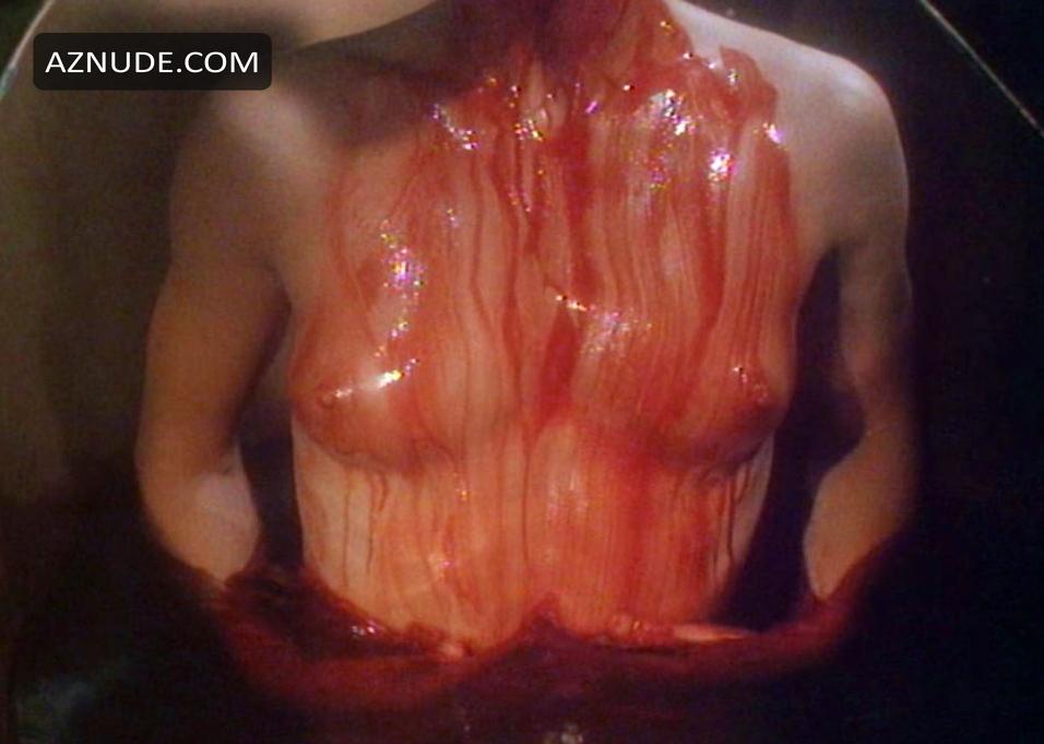 Nicole Eggert in The Haunting Of Morella, photo 1