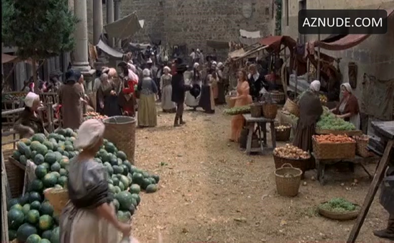 Raquel Welch in The Four Musketeers, photo 1