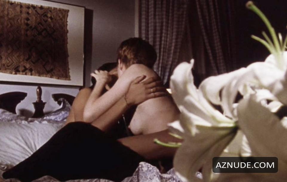 Laurel Holloman in The Incredibly True Adventure Of Two Girls In Love, photo 3