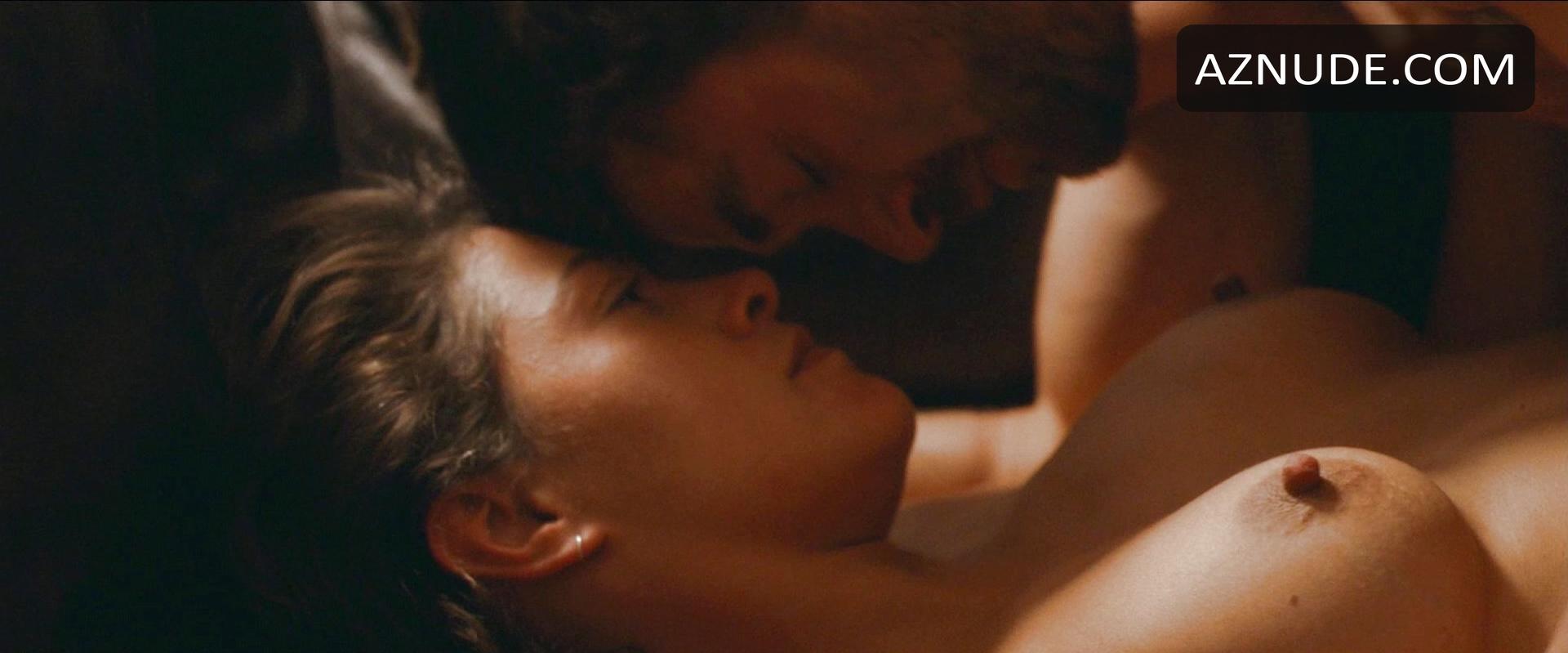 Emma De Caunes in Sand Castles, photo 6