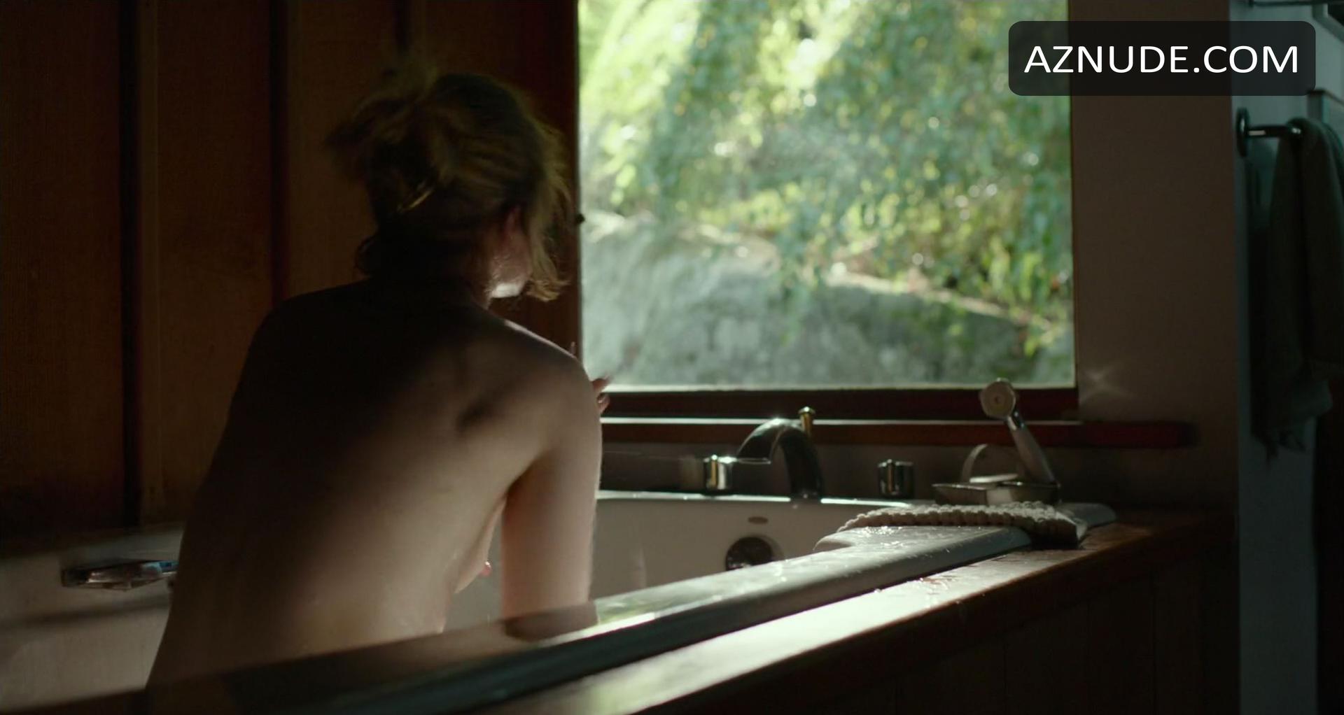 Evan Rachel Wood in Into the Forest, photo 6
