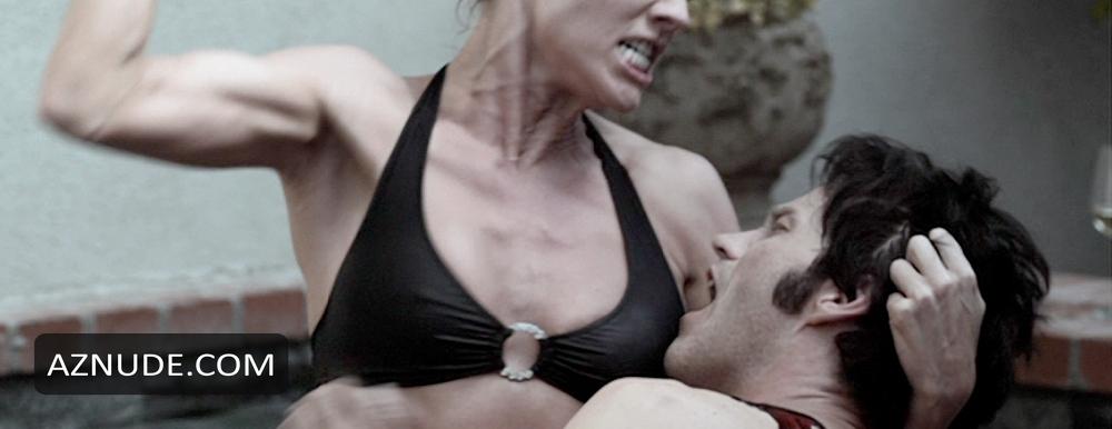 Tricia Helfer in Open House, photo 4