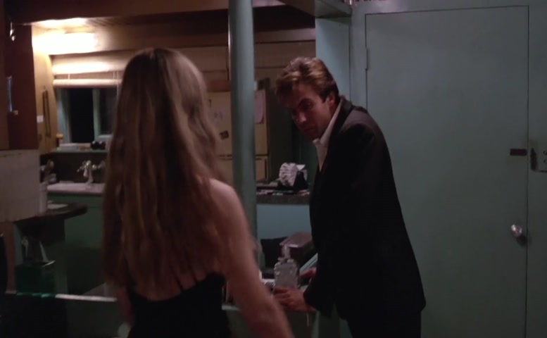 Theresa Russell in Impulse, photo 4